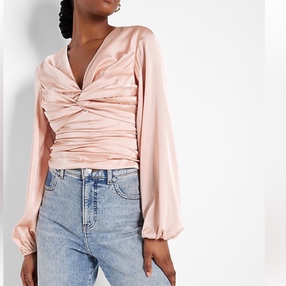 Light pink satin blouse XL open back front detailing - Picture 3 of 8
